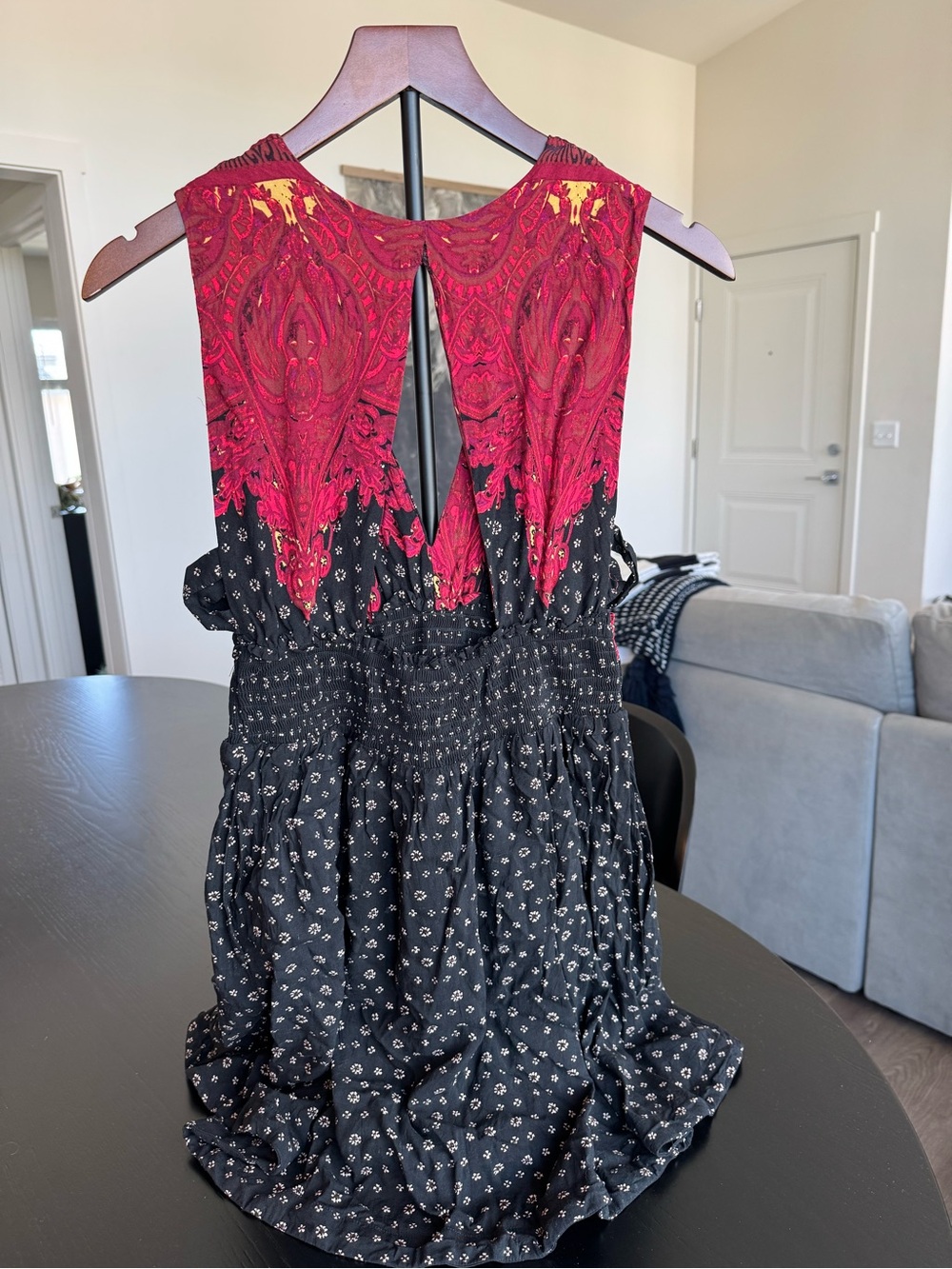 Vintage Free People - Sleeveless Dress in Black and Burgundy - Picture 2 of 4